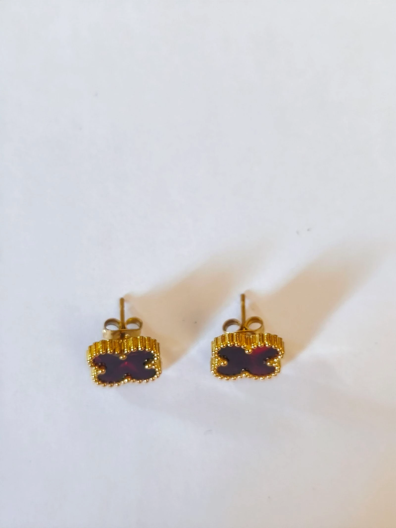Conjunto de gargantilha, pulseira e brincos de trevo com corrente de aço dourada – photo 7